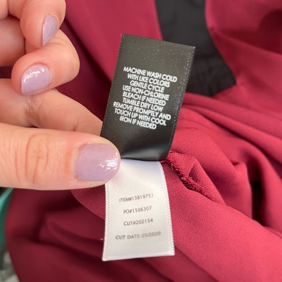 Burgendy with black accent sleeveless blouse - Picture 4 of 7